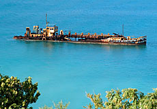 86 Marigot Bayの座礁船